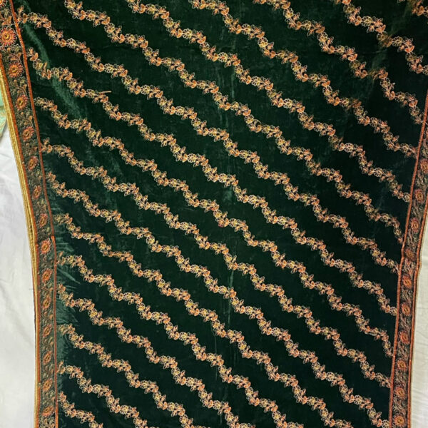 KW Dupatta Velvet Emb (11)